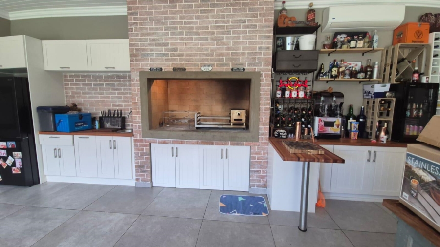 To Let 6 Bedroom Property for Rent in Num Num Cape Estate Western Cape